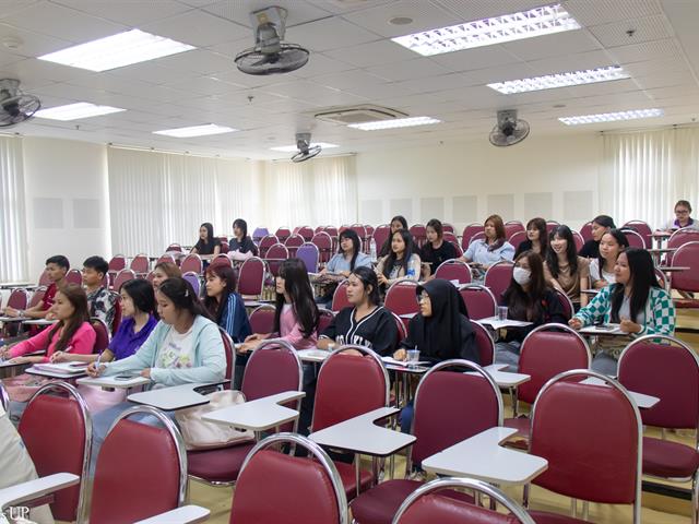 คณะศิลปศาสตร์จัดโครงการปฐมนิเทศ อบรมทักษะทางภาษาและการใช้ชีวิตในมหาวิทยาลัย
