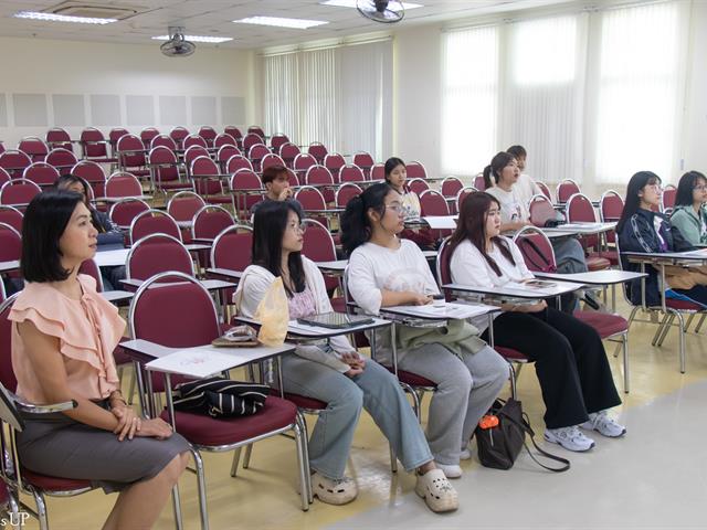 คณะศิลปศาสตร์จัดโครงการปฐมนิเทศ อบรมทักษะทางภาษาและการใช้ชีวิตในมหาวิทยาลัย