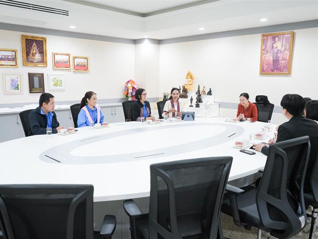 อธิการบดีมหาวิทยาลัยพะเยา ต้อนรับผู้บริหารและบุคลากร จากสำนักงานสถิติจังหวัดพะเยา