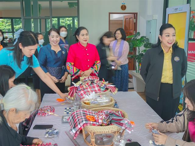 การแก้ปัญหาเด็กและเยาวชนนอกระบบการศึกษา