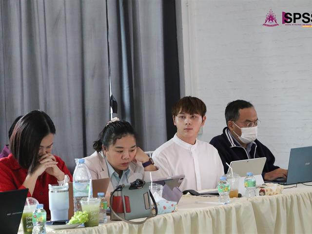 คณะรัฐศาสตร์และสังคมศาสตร์ 