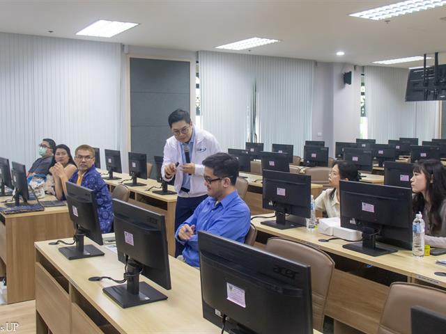 คณะศิลปศาสตร์จัดโครงการพัฒนาอาจารย์ตามกรอบมาตรฐานวิชาชีพ (UP-PSF) “การอบรมเทคนิคการเขียนผลงานเพื่อเตรียมความพร้อมเข้าสู่ Thailand PSF และ UKPSF”