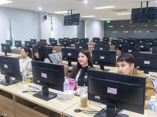 คณะศิลปศาสตร์จัดโครงการพัฒนาอาจารย์ตามกรอบมาตรฐานวิชาชีพ (UP-PSF) “การอบรมเทคนิคการเขียนผลงานเพื่อเตรียมความพร้อมเข้าสู่ Thailand PSF และ UKPSF”