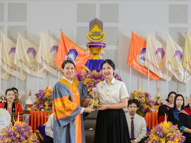 คณะศิลปศาสตร์จัดพิธีไหว้ครู “กราบคุรุปูจา ครูบาอาจารย์เจ้า” ประจำปีการศึกษา ๒๕๖๘