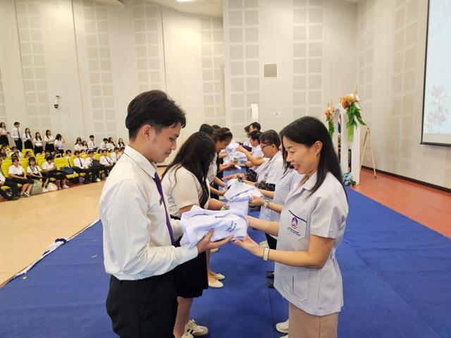 จัดพิธีรับกาวน์ ก้าวสู่วิชาชีพ ประจำปีการศึกษา 2568