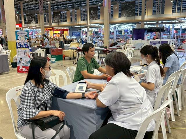 การให้บริการตรวจสุขภาพทางเทคนิคการแพทย์เนื่องในวันเทคนิคการแพทย์ไทย