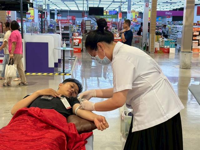 การให้บริการตรวจสุขภาพทางเทคนิคการแพทย์เนื่องในวันเทคนิคการแพทย์ไทย