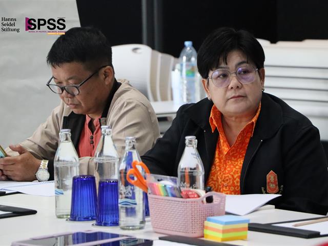 คณะรัฐศาสตร์และสังคมศาสตร์ 
