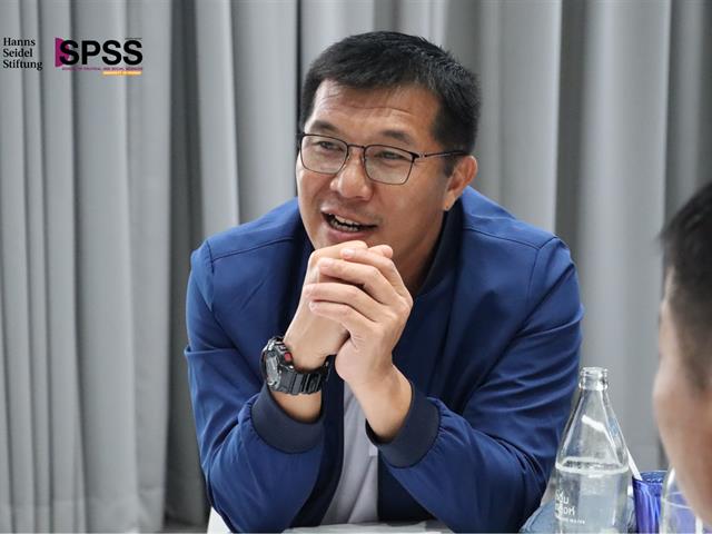 คณะรัฐศาสตร์และสังคมศาสตร์ 