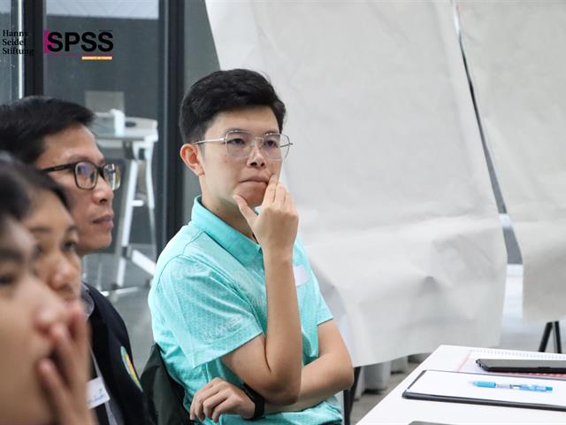 คณะรัฐศาสตร์และสังคมศาสตร์ 