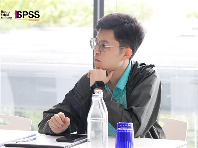คณะรัฐศาสตร์และสังคมศาสตร์ 