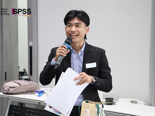 คณะรัฐศาสตร์และสังคมศาสตร์ 