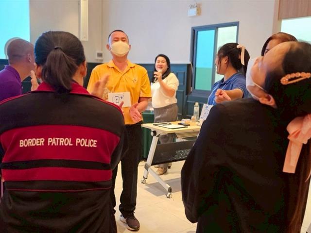คณะศิลปศาสตร์ มหาวิทยาลัยพะเยา จัดอบรมเชิงปฏิบัติการ  “เทคนิคการสอนแบบ Play-based Learning” แก่ครูตำรวจตระเวนชายแดน  ศูนย์การเรียนตำรวจตระเวนชายแดน อินทรีอาสา (บ้านห้วยปุ้ม)
