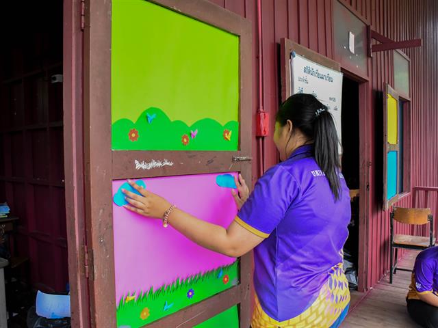 School of Education visited the area to set up a learning exhibition board and provided teaching materials at the Bettydumen Border Patrol Police School, Phayao 