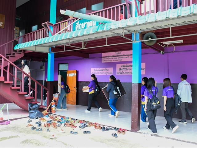 School of Education visited the area to set up a learning exhibition board and provided teaching materials at the Bettydumen Border Patrol Police School, Phayao 