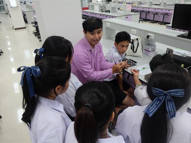 คณะวิทยาศาสตร์การแพทย์เปิดบ้านต้อนรับนักเรียนและคณะครูจากโรงเรียนตากพิทยาคม