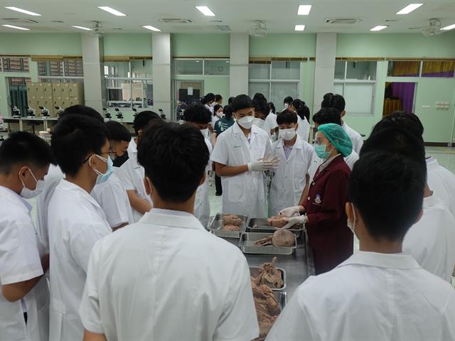 คณะวิทยาศาสตร์การแพทย์เปิดบ้านต้อนรับนักเรียนและคณะครูจากโรงเรียนตากพิทยาคม