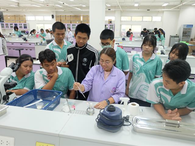 คณะวิทยาศาสตร์การแพทย์เปิดบ้านต้อนรับนักเรียนและคณะครูจากโรงเรียนตากพิทยาคม