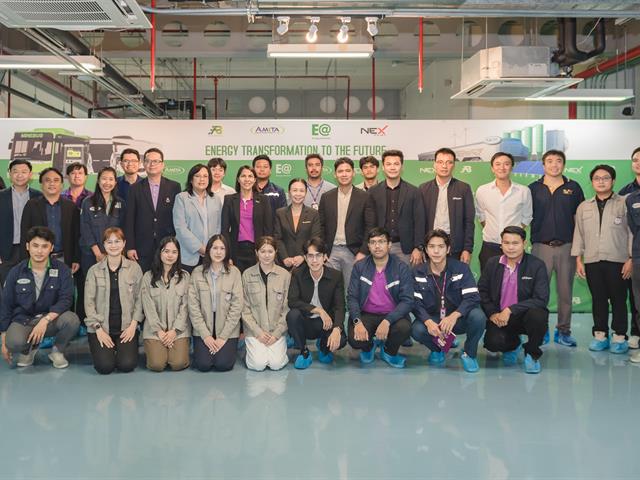 อธิการบดีมหาวิทยาลัยพะเยา นำคณะผู้บริหาร เข้าเยี่ยมชมระบบโครงข่ายไฟฟ้าขนาดเล็ก พร้อมระบบกักเก็บพลังงานไฟฟ้า และระบบการผลิตยานยนต์ไฟฟ้า