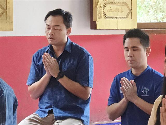 ถวายเทียนพรรษา และไฟโซลาเซลล์