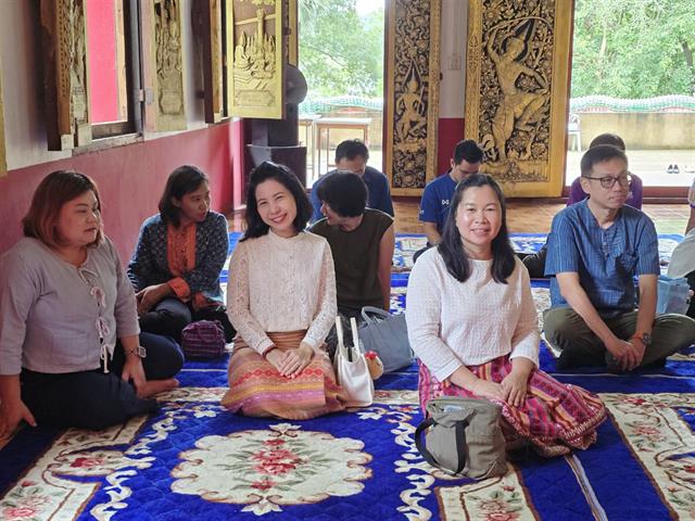 ถวายเทียนพรรษา และไฟโซลาเซลล์