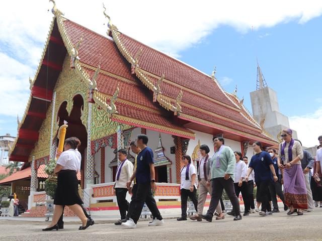 ถวายเทียน