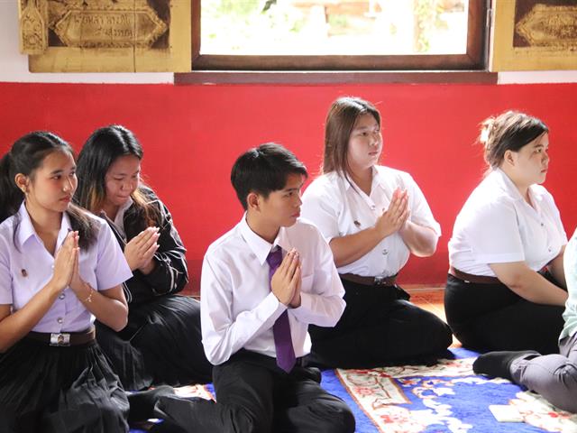 ถวายเทียน