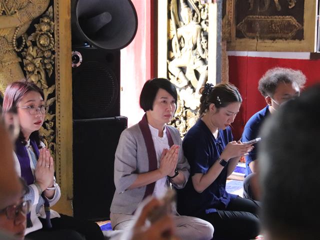 ถวายเทียน