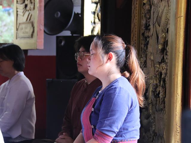 ถวายเทียน