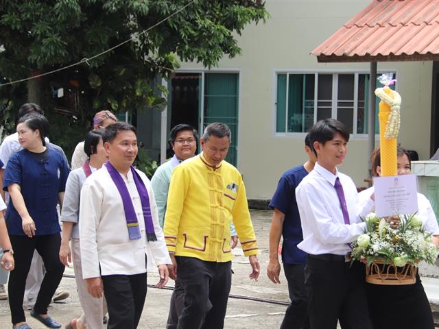 ถวายเทียน