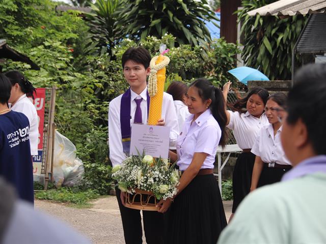 ถวายเทียน