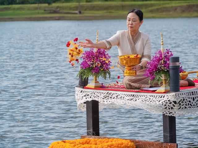 มหาวิทยาลัยพะเยาจัดพิธีสักการะพระบรมสารีริกธาตุ พิธีตักน้ำ และพิธีเจริญพระพุทธมนต์น้ำสรงพระธาตุจอมทอง ประจำปี 2568
