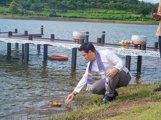 มหาวิทยาลัยพะเยาจัดพิธีสักการะพระบรมสารีริกธาตุ พิธีตักน้ำ และพิธีเจริญพระพุทธมนต์น้ำสรงพระธาตุจอมทอง ประจำปี 2568