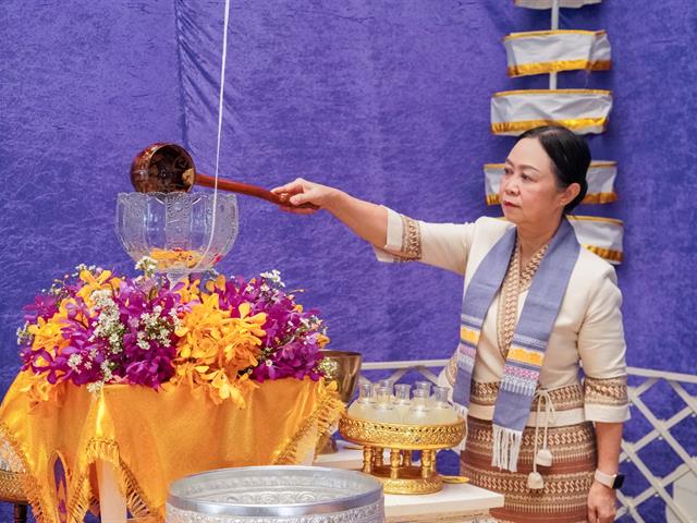 มหาวิทยาลัยพะเยาจัดพิธีสักการะพระบรมสารีริกธาตุ พิธีตักน้ำ และพิธีเจริญพระพุทธมนต์น้ำสรงพระธาตุจอมทอง ประจำปี 2568