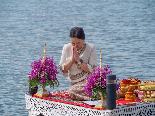 มหาวิทยาลัยพะเยาจัดพิธีสักการะพระบรมสารีริกธาตุ พิธีตักน้ำ และพิธีเจริญพระพุทธมนต์น้ำสรงพระธาตุจอมทอง ประจำปี 2568