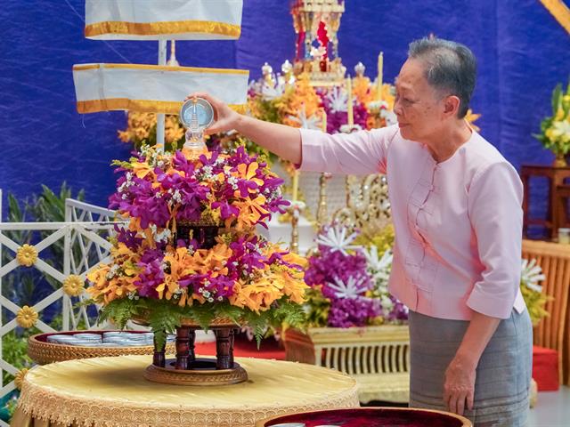 มหาวิทยาลัยพะเยาจัดพิธีสักการะพระบรมสารีริกธาตุ พิธีตักน้ำ และพิธีเจริญพระพุทธมนต์น้ำสรงพระธาตุจอมทอง ประจำปี 2568