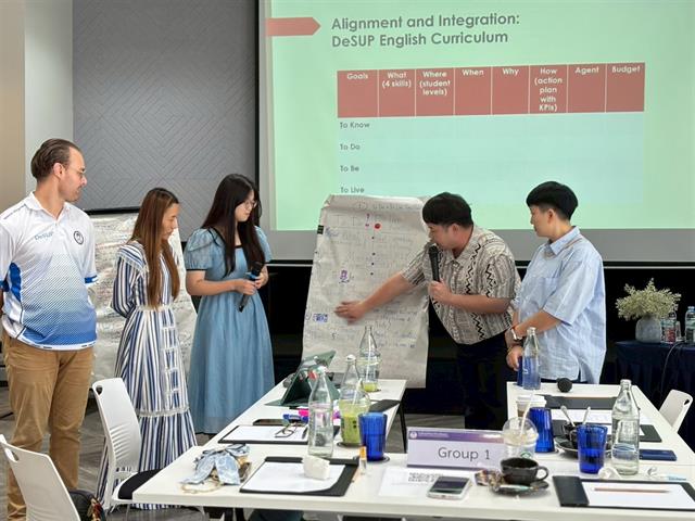 LINE_ALBUM_Transforming DeSUP English Education_250707_276.jpg