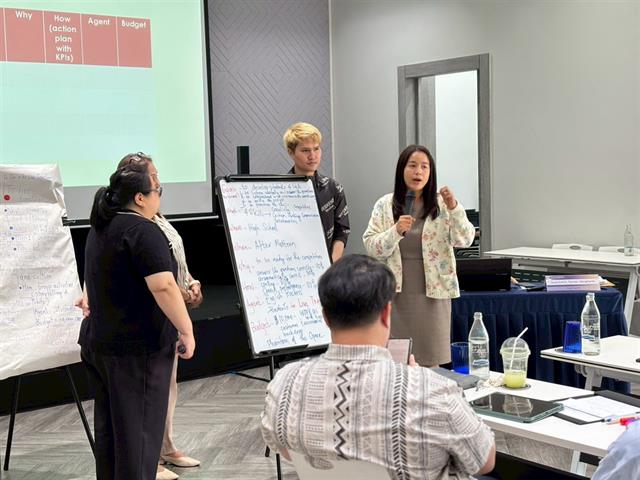 LINE_ALBUM_Transforming DeSUP English Education_250707_248.jpg