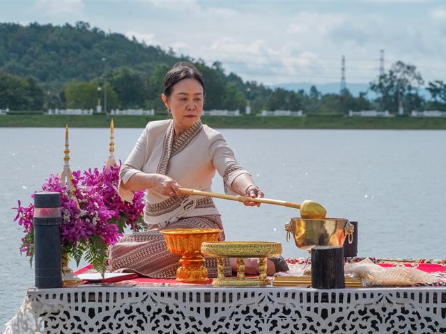 คณะวิศวกรรมศาสตร์ เข้าร่วมพิธีสักการะพระบรมสารีริกธาตุ และพิธีตักน้ำเจริญพระพุทธมนต์น้ำสรงพระธาตุจอมทอง