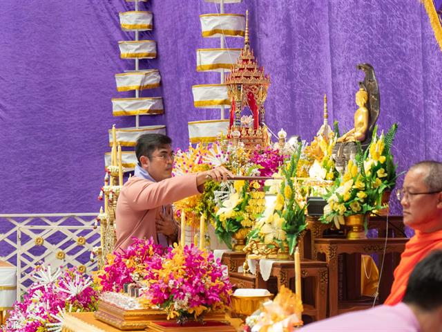 คณะศิลปศาสตร์เข้าร่วมพิธีตักน้ำเจริญพระพุทธมนต์น้ำสรงพระธาตุจอมทอง