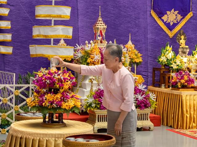 คณะศิลปศาสตร์เข้าร่วมพิธีตักน้ำเจริญพระพุทธมนต์น้ำสรงพระธาตุจอมทอง