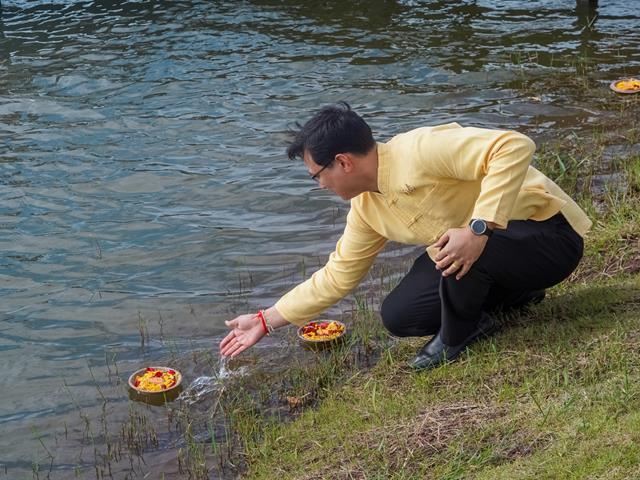 วิทยาลัยการศึกษา เข้าร่วมพิธีตักน้ำเจริญพระพุทธมนต์น้ำสรงพระธาตุจอมทอง