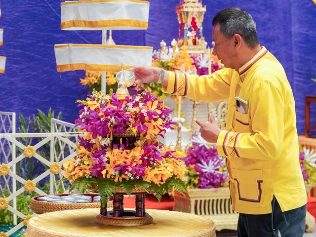 วิทยาลัยการศึกษา เข้าร่วมพิธีตักน้ำเจริญพระพุทธมนต์น้ำสรงพระธาตุจอมทอง