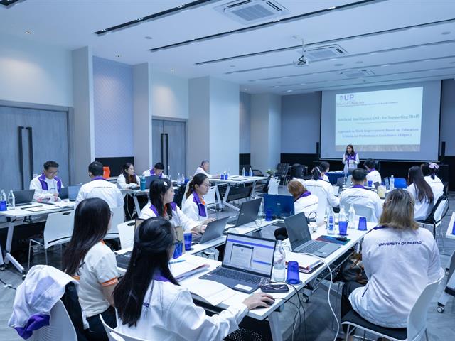 School of Liberal Arts Hosts AI Training Workshop to Enhance Staff Efficiency