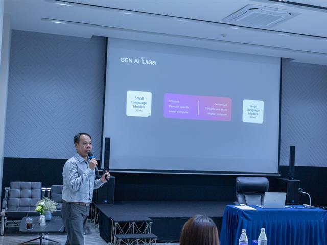 School of Liberal Arts Hosts AI Training Workshop to Enhance Staff Efficiency
