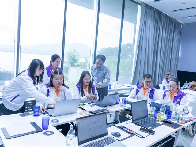 School of Liberal Arts Hosts AI Training Workshop to Enhance Staff Efficiency