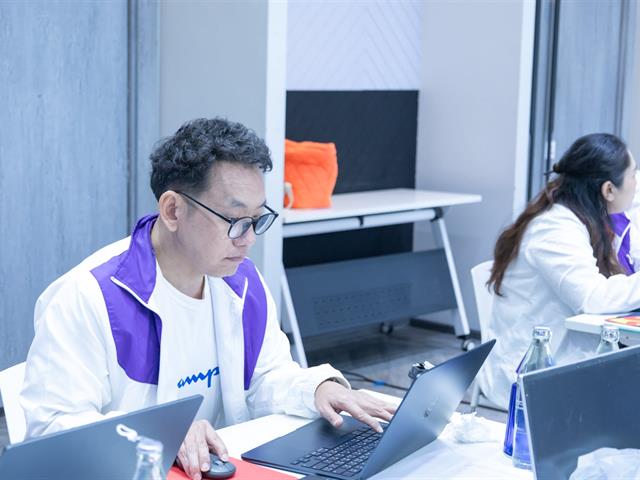 School of Liberal Arts Hosts AI Training Workshop to Enhance Staff Efficiency
