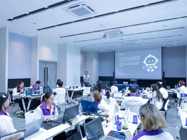 School of Liberal Arts Hosts AI Training Workshop to Enhance Staff Efficiency