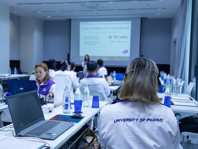 School of Liberal Arts Hosts AI Training Workshop to Enhance Staff Efficiency
