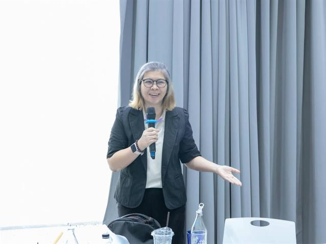 The School of Liberal Arts Organizes Support Staff’s Presentation of Applying Gen AI in Routine Tasks